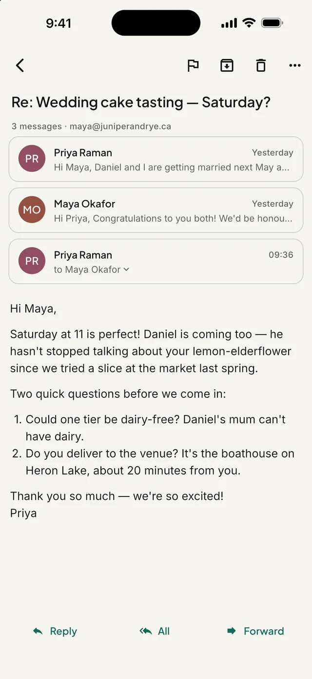 Reading a three-message conversation about a wedding cake tasting.